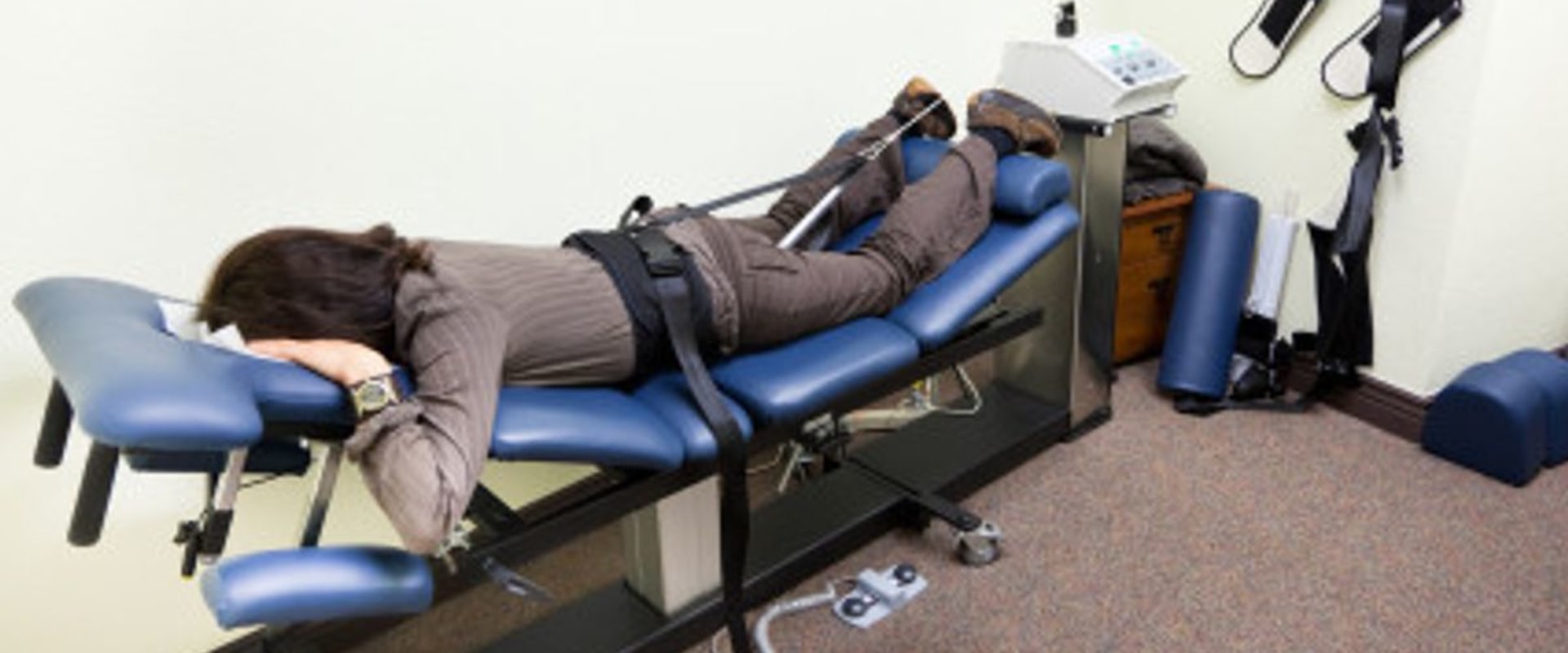 Spinal Decompression In Toronto: How It Helps Relieve Neck And Back Pain